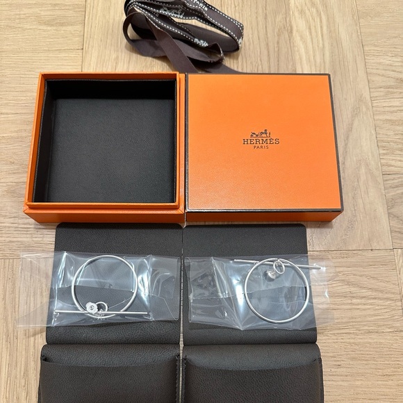 Hermes Echappee Loop Earrings Medium size 1.6” - Picture 1 of 10